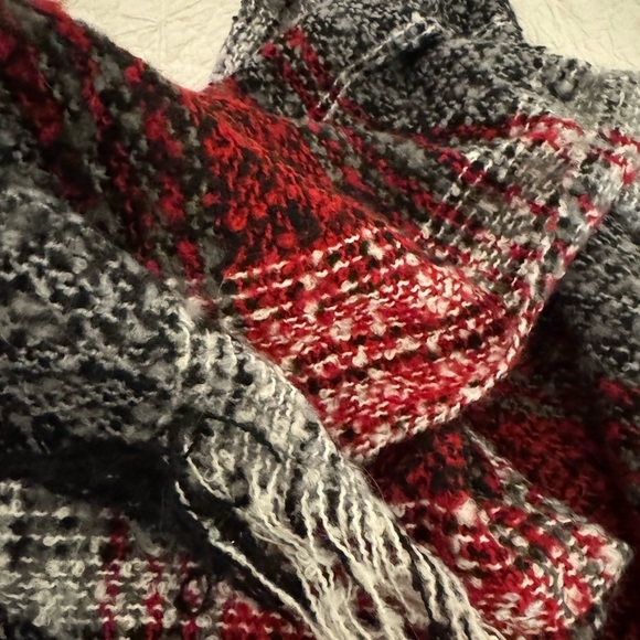 Saks Fifth Avenue Fringe Poncho Wrap Sweater RED/BLACK/GRAY PLAID - Picture 4 of 8